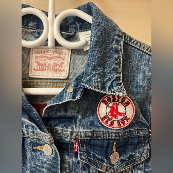 Levi's Boston Red Sox Blue Jean Jacket Classic Denim Style Size Small Womens - Picture 2 of 9